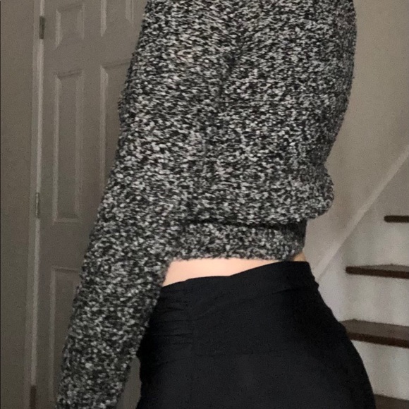 Cute Divided Sweater - Picture 4 of 4